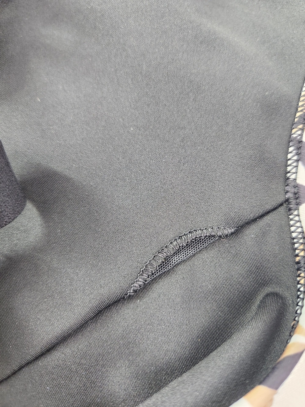 DSG Geometric Print Sports Bra in Black and Tan - Picture 7 of 8